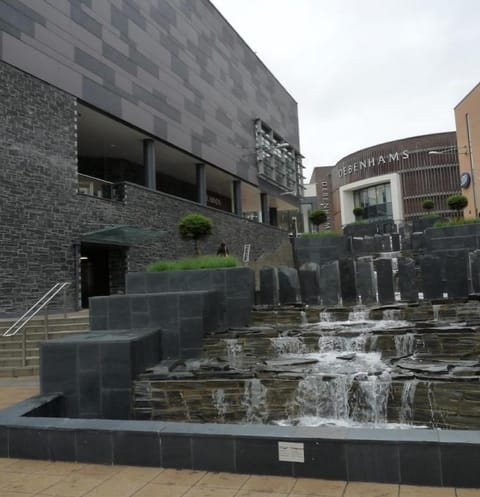 The Llangollen - Berwyn House Apartment in Wrexham