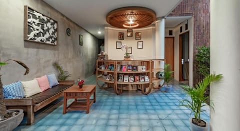 Juli House by Mahaputra Bed and Breakfast in Ubud