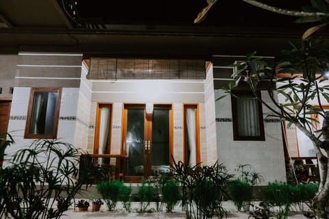 RINA HOMESTAY LEMBONGAN Apartment in Nusapenida