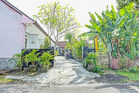 SPOT ON 91197 Pondok Rahayu Hotel in North Kuta