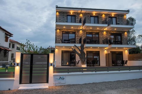 Alios Gaia - Seaside Apartments Hotel in Nikiti