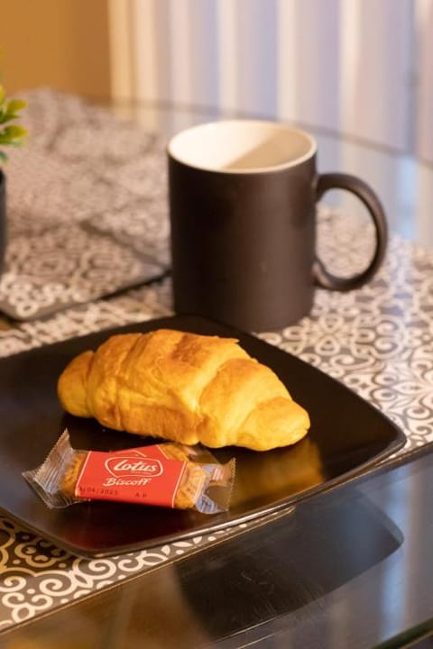 Leopard in the Green 2 bed. Sleeps 4.WiFi,Smart TV Apartment in Warrington