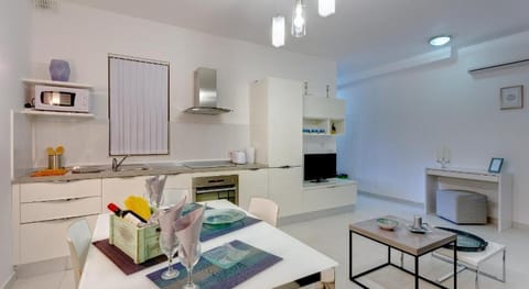 Modern Apartment in the Best Location, Perfect for Families Apartment in Sliema
