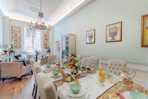 The Medieval Penthouse | 5 Bedrooms Apartment in Capannori