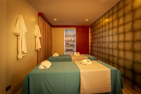 Beachfront Luxury (Natai Beach) 5BR Villa-VVPHU4.2 Villa in Khok Kloi