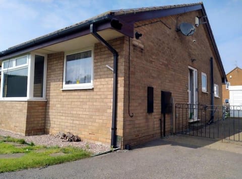 The Lord's Cottage Filey -3 bedroom beach bungalow Vacation rental in Filey