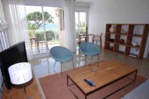 Stunning 2 Bed 2 Bath Apt on the Cannes sea front has swimming pool and is a secure modern building  Apartment in Cannes