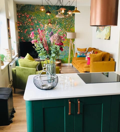 The Art Attic a Stylish Boutique Apartment Apartment in Wales