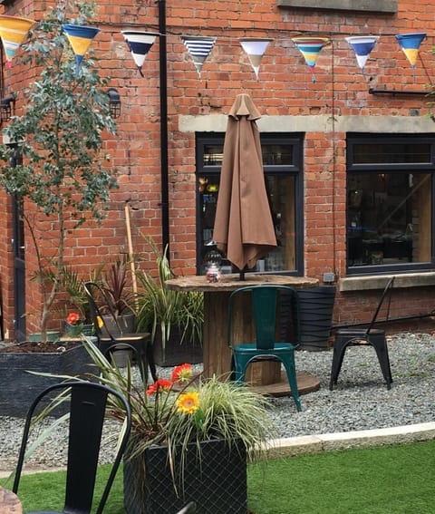 The Art Attic a Stylish Boutique Apartment Apartment in Wales