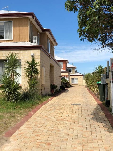 Private villa Poh gading 4 bed room 3 bath room  Villa in Kuta Selatan