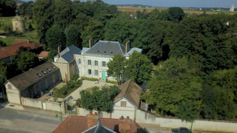 YXIE - Manoir des Arts Bed and Breakfast in Île-de-France