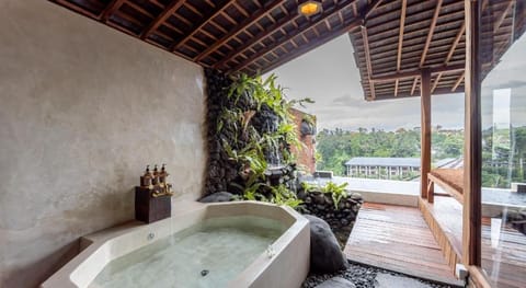 Joglo Organik Guesthouse Bed and Breakfast in Ubud