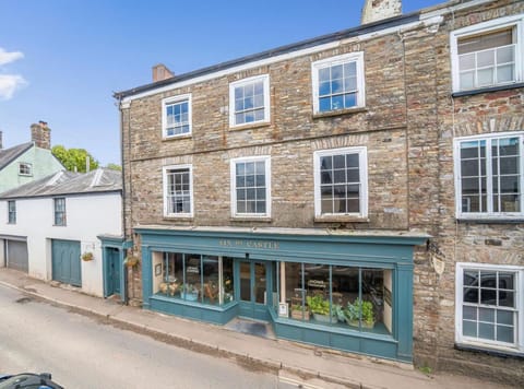 Six on Castle Bed and Breakfast in Mid Devon District