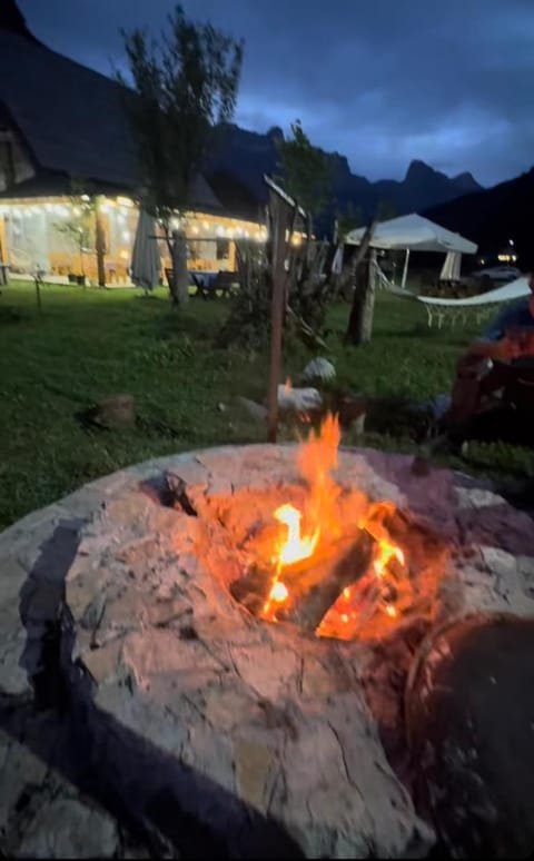 Petriti theth Bed and Breakfast in Montenegro