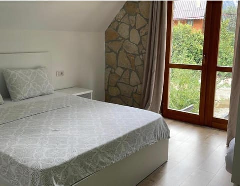 Petriti theth Bed and Breakfast in Montenegro