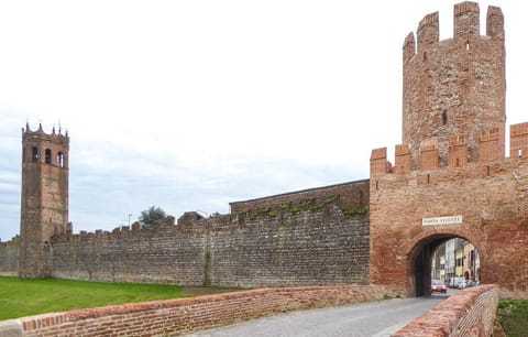 The Comfort Apartment - Nel cuore di Montagnana Vacation rental in Veneto