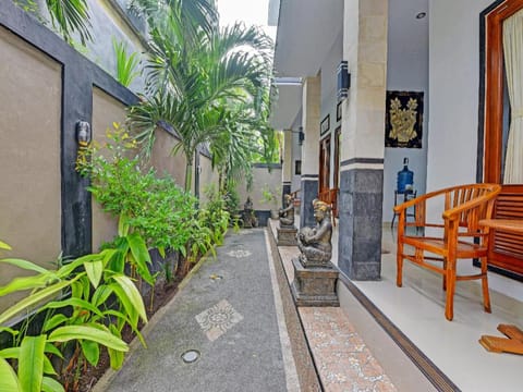 OYO 91326 Two Mades Guest House Hotel in Denpasar