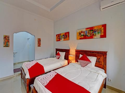 OYO 91326 Two Mades Guest House Hotel in Denpasar