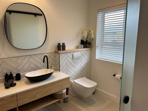 Mirabelle Guesthouse Bed and Breakfast in Franschhoek