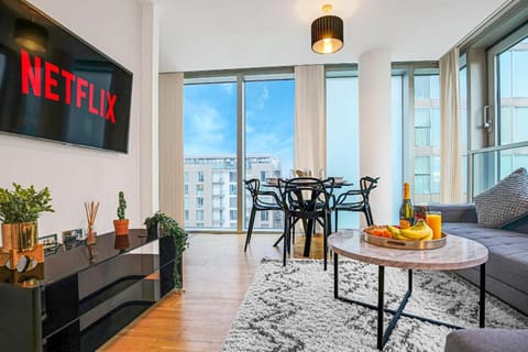 Carnegie Apartment - City Centre - Free Parking Apartment in Milton Keynes