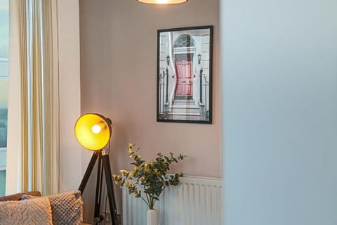 Carnegie Apartment - City Centre - Free Parking Apartment in Milton Keynes