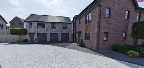 Lovely apartment close 2 City Center &Rail Station Vacation rental in Chesterfield