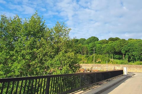 Lovely apartment close 2 City Center &Rail Station Vacation rental in Chesterfield