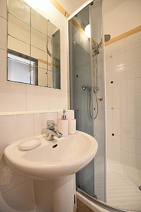 Mhost Bronowice - Room nr 2 Apartment in Krakow