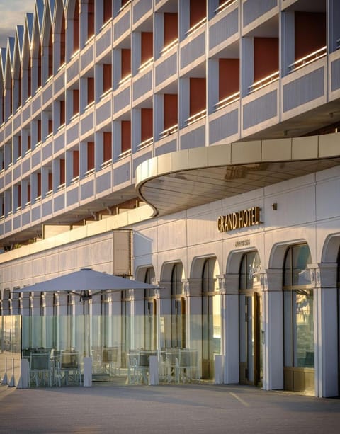 Radisson Blu Grand Hotel & Spa, Malo-Les-Bains Hotel in Dunkirk