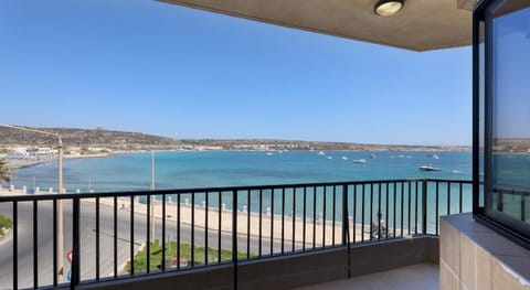 Seafront 2 Bedroom Apartment overlooking Bay Apartment in Malta