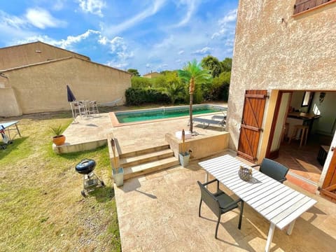 Séjour au coeur de ville avec jacuzzi et piscine Vacation rental in Lorgues