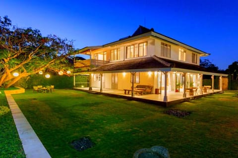 Stunning 5BR  With Pool Villa  #fR8 Villa in Kuta Selatan