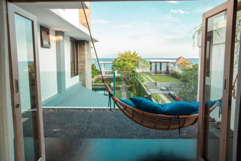 Beach front villa Villa in Blahbatuh