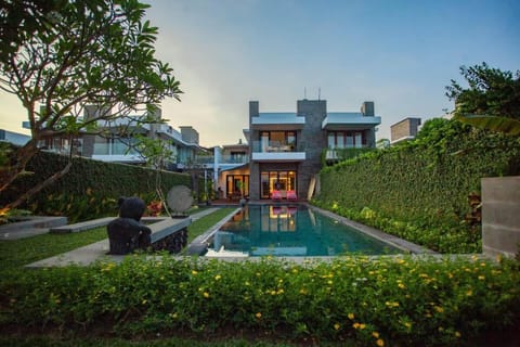 Beach front villa Villa in Blahbatuh