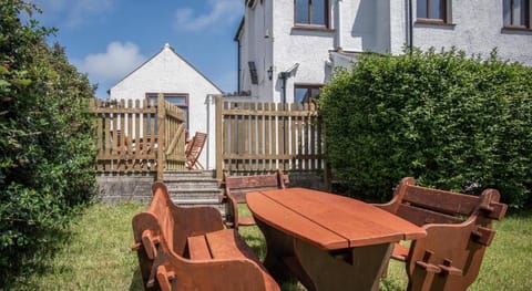 Avoca - 3 Bedroom Holiday Home - Llangennith Country House in Wales