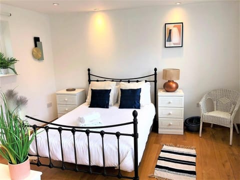 Prime Location- Detached Clifton Home with Parking Vacation rental in Bristol