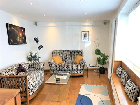 Prime Location- Detached Clifton Home with Parking Vacation rental in Bristol