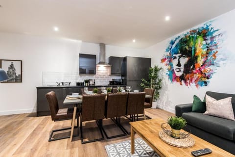 SGT Peppers City Centre Apartment with Terrace Apartment in Liverpool