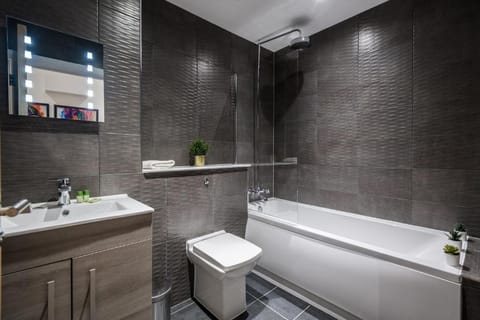 SGT Peppers City Centre Apartment with Terrace Apartment in Liverpool