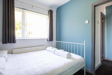 Fully Refurbished North Belfast Home  Vacation rental in Belfast