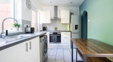 Fully Refurbished North Belfast Home  Vacation rental in Belfast