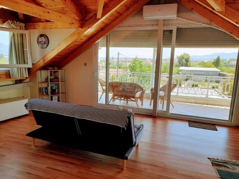 Perigiali: Home with view Apartment in Euboea