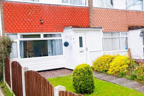 Newly Refurbished 3 Bedroom House B32 Area Vacation rental in Birmingham