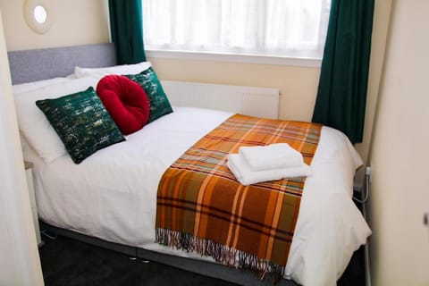 Newly Refurbished 3 Bedroom House B32 Area Vacation rental in Birmingham