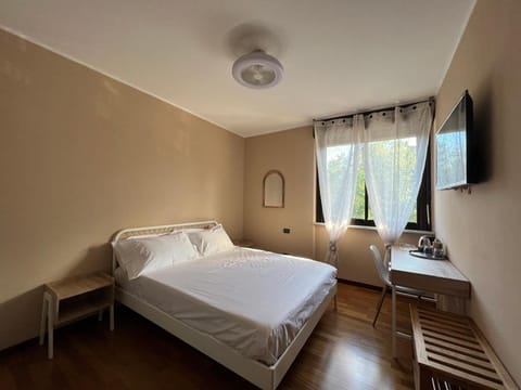 Camera doppia con bagno privato e terrazzino Apartment in La Spezia
