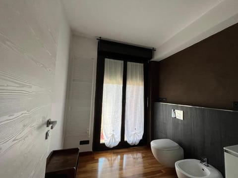 Camera doppia con bagno privato e terrazzino Apartment in La Spezia