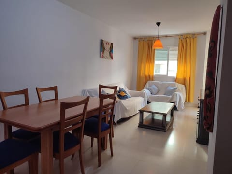 Beautiful apartment with pool and AC Apartment in Malaga