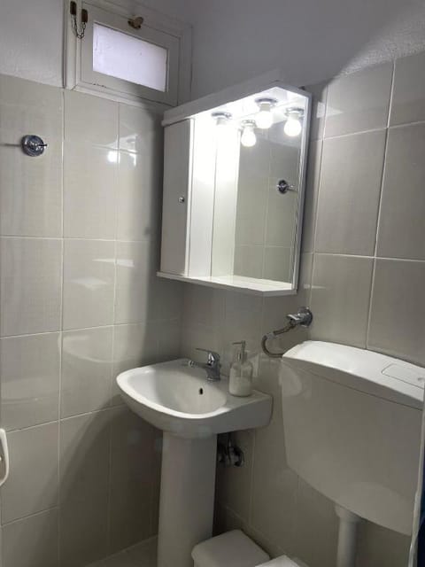 Filoxenia Room with balcony  Apartment in İzmir Province