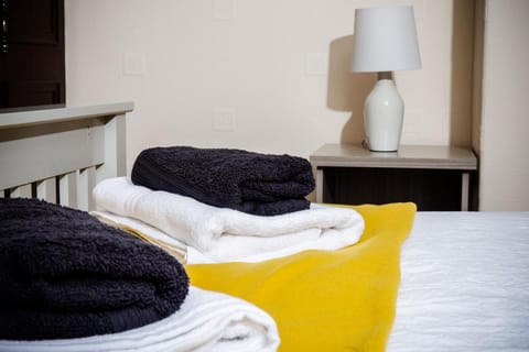 3 BDR House By Caledonia Luxe Stays Short Lets & Serviced Accommodation Douglas Vacation rental in England