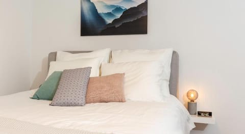 City Center Penthouse w/ Balcony open View Delft Vacation rental in Delft